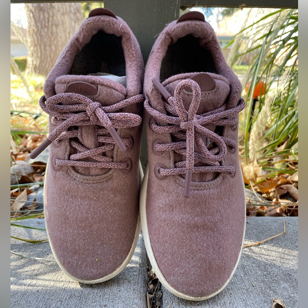 Mauve wool allbirds in size US W8, gently used.